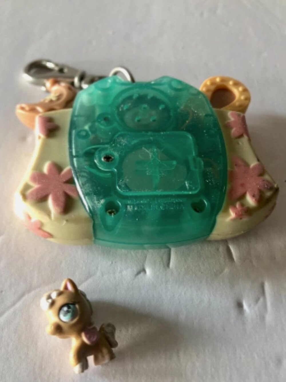 Hasbro LPS Littlest Pet Shop Teeniest Tiniest Virtual Keychain Pet with Horse - Picture 3 of 3